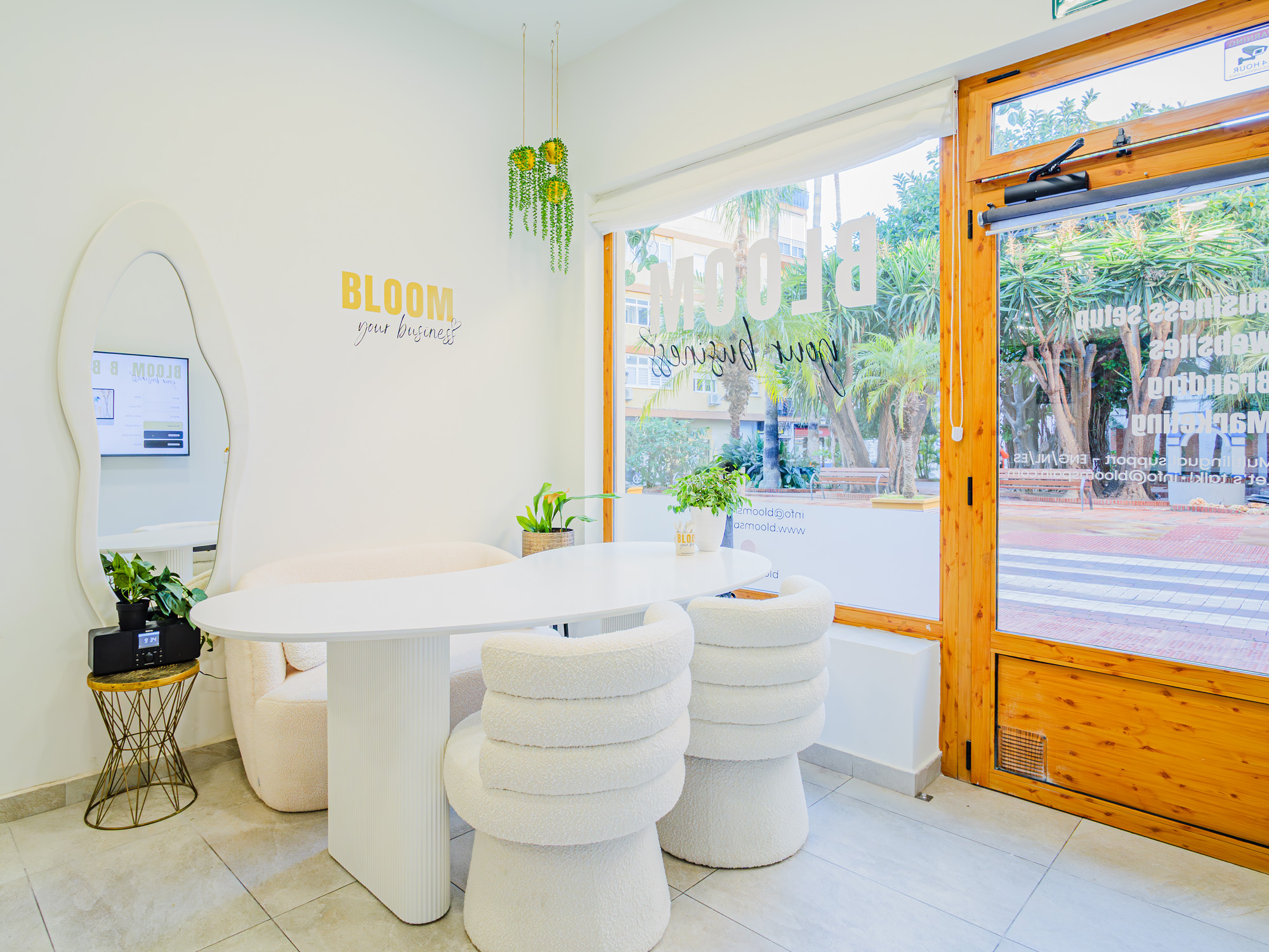 Clients Corner and StreetView_Bloom Office Almuñecar_Webdesign and Digital Marketing